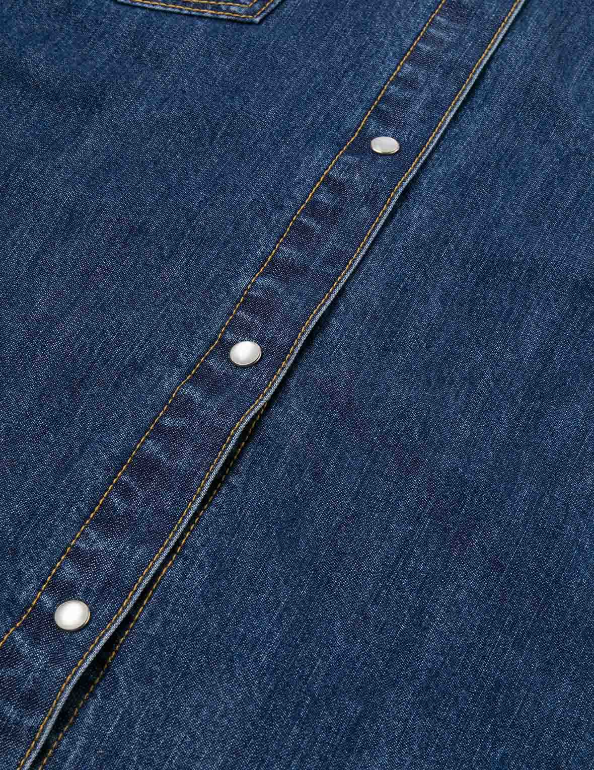 破損商標布貼刺繡寬版休閒牛仔襯衣