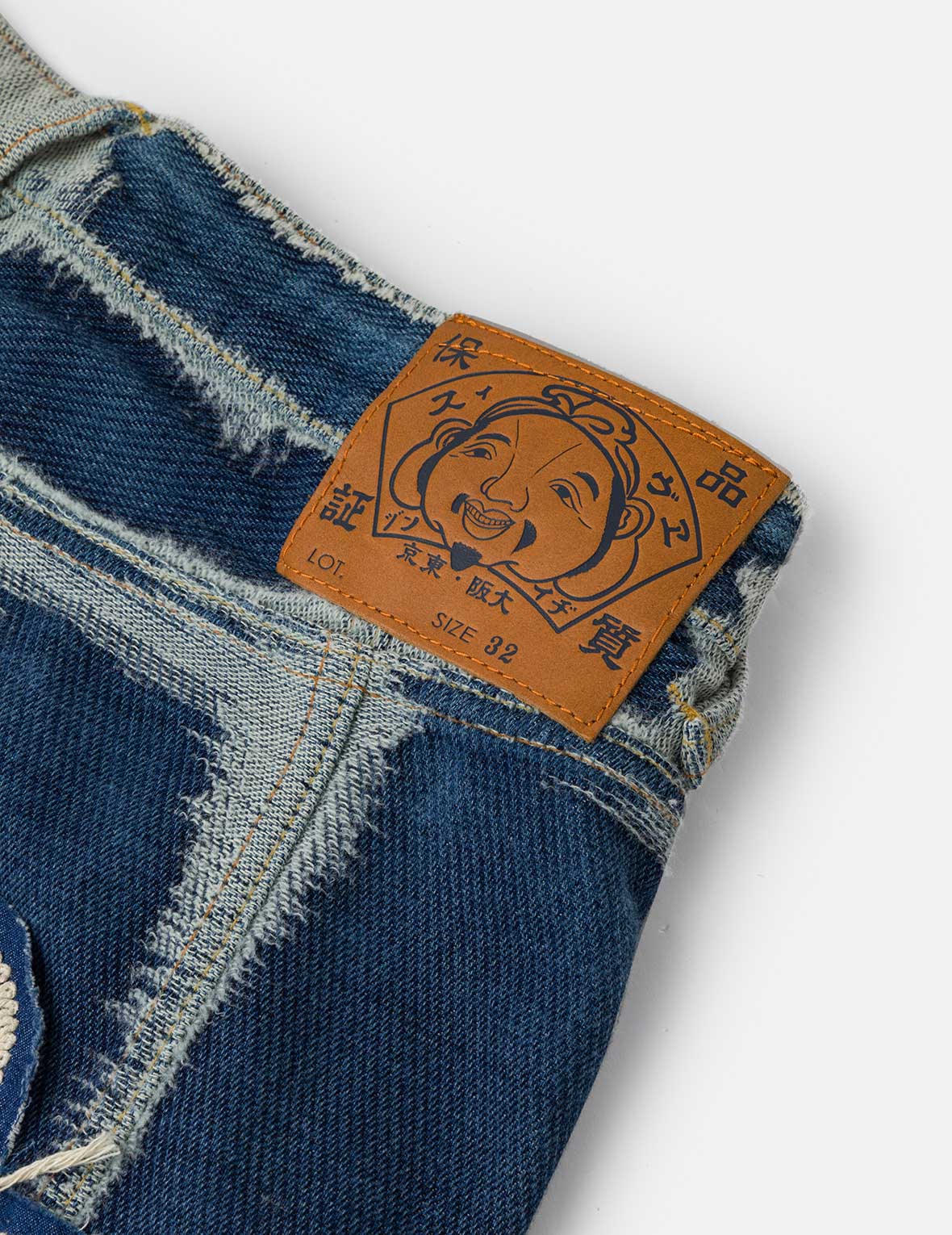 破損海鷗刺繡時尚版型牛仔褲