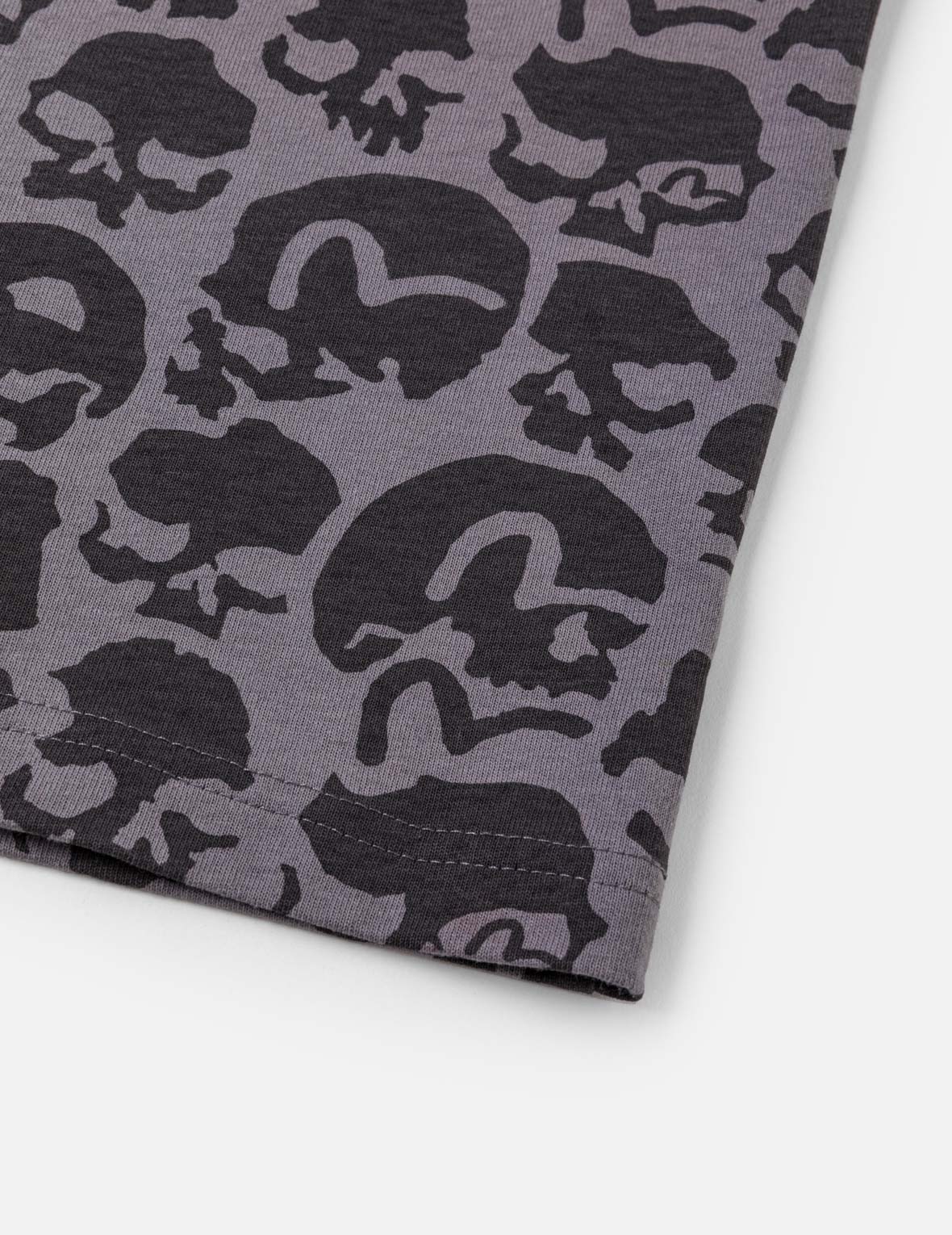 All-over Skulls and Seagulls print T-shirt