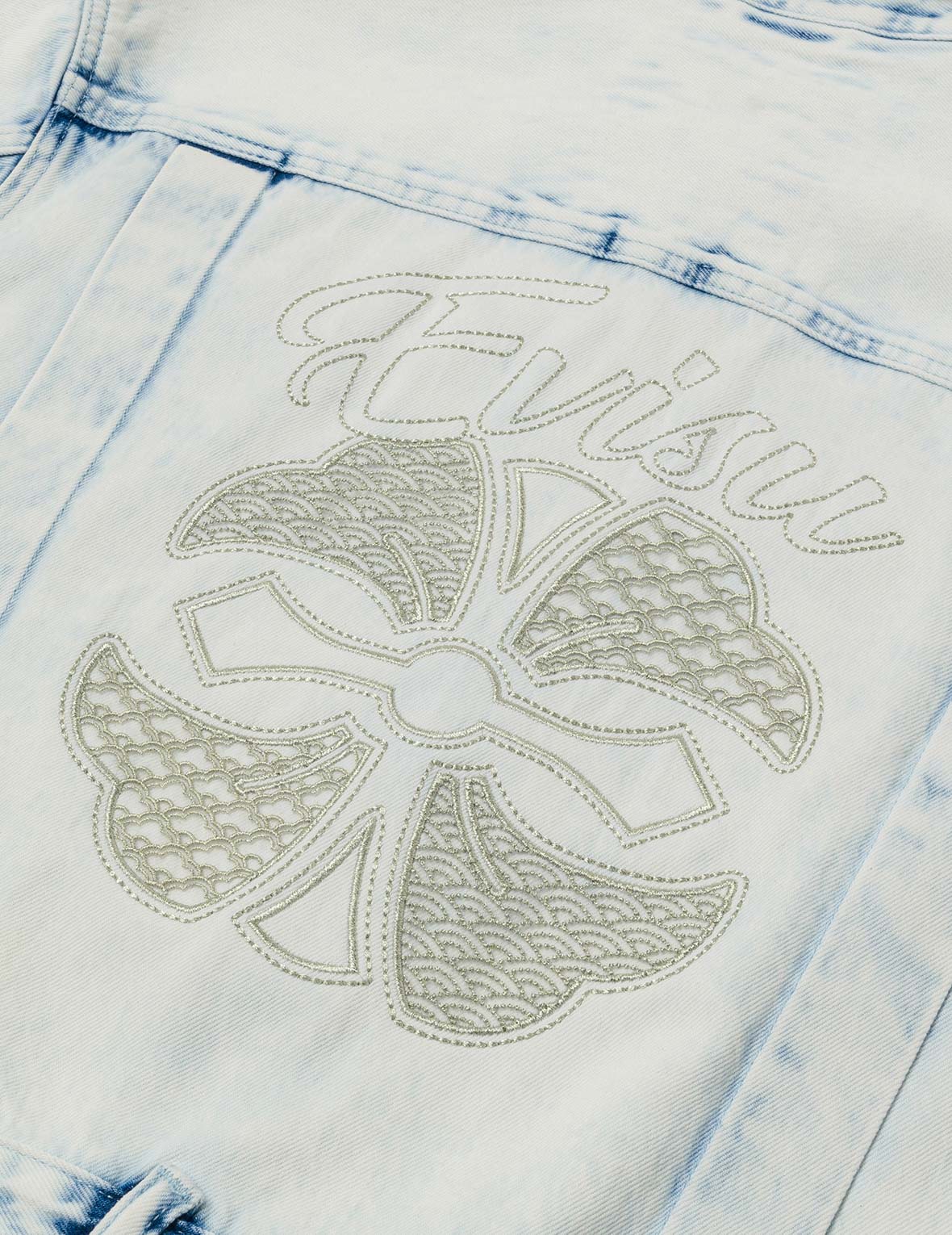 漂洗商標和家花刺繡時尚版型牛仔外套