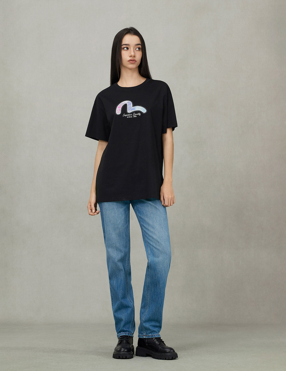 Washed Seagull Stud Straight Fit Jeans