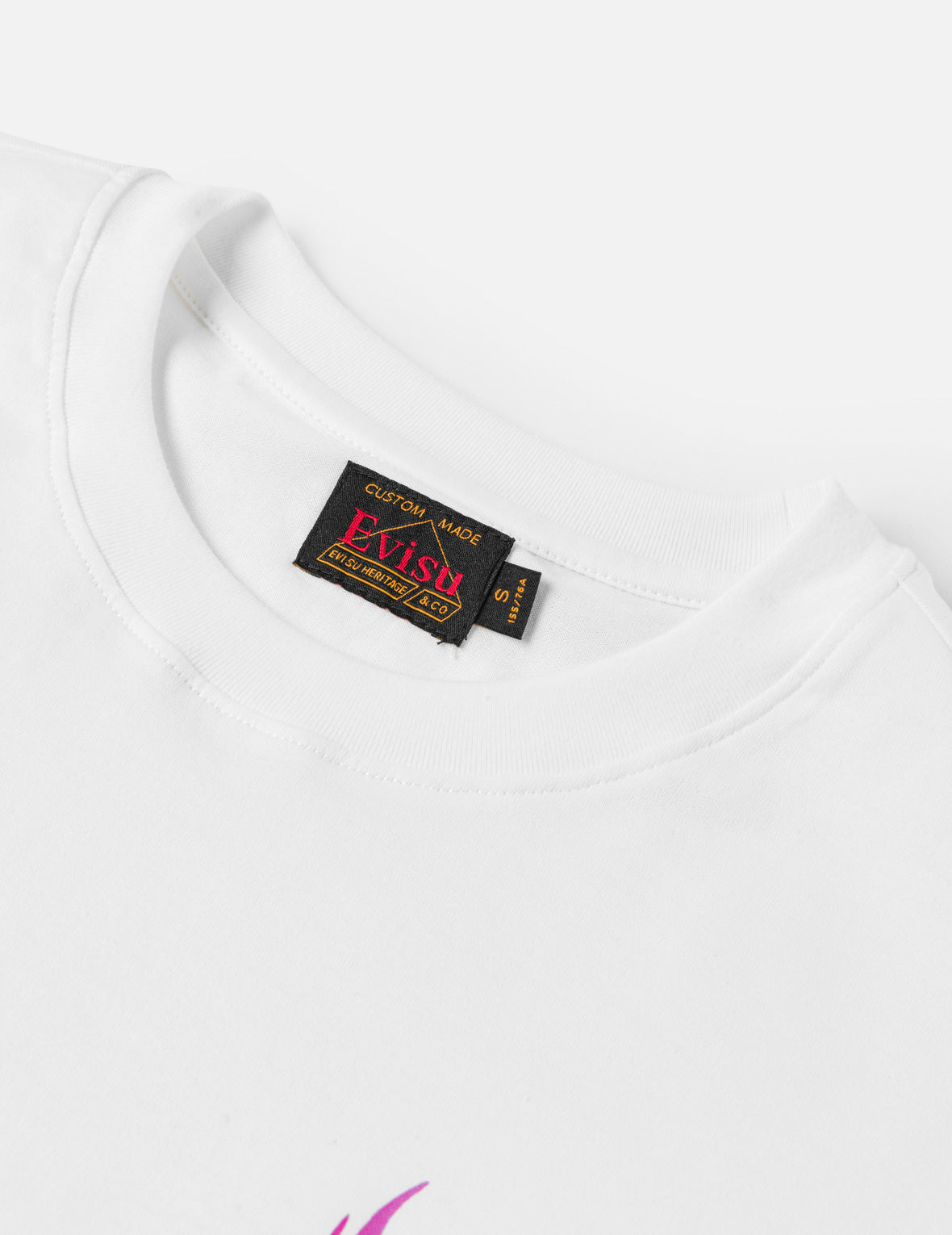Devil-heart-shaped Seagull Emboss T-shirt