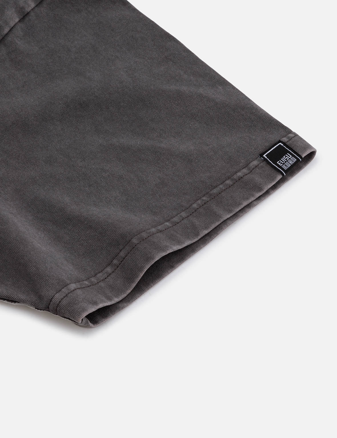 洗水商標刺繡及印花寬版T恤