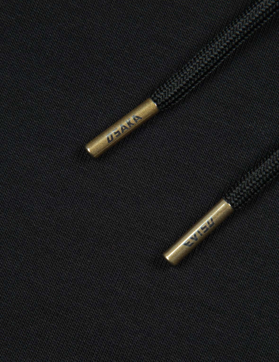 海鷗刺繡與商標織錦貼布常規版型運動褲