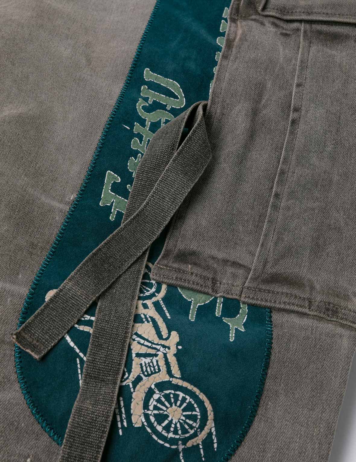 洗水大M刺繡闊腿工裝牛仔褲
