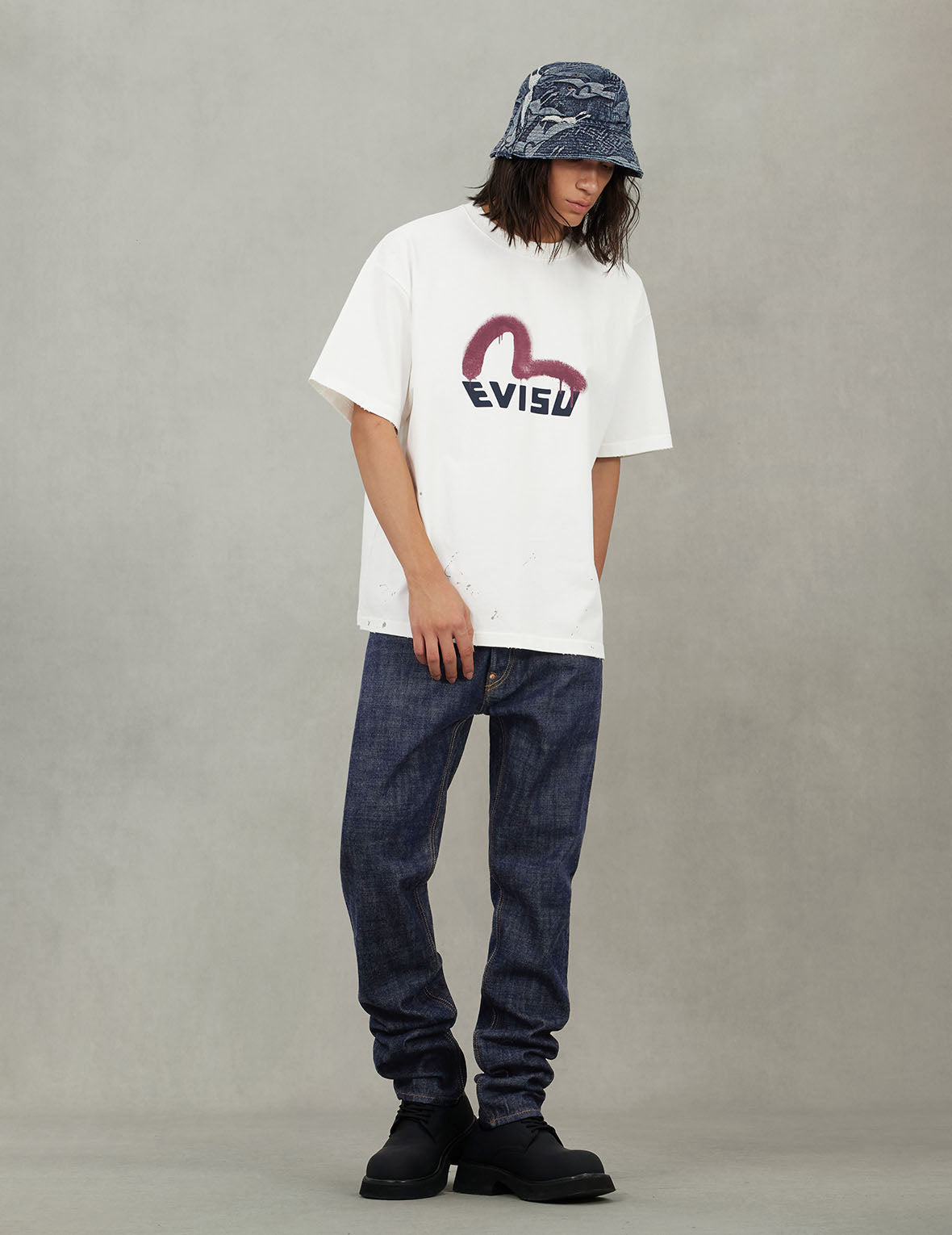 Seagull Print and Pockets Taper Fit Jeans #2017