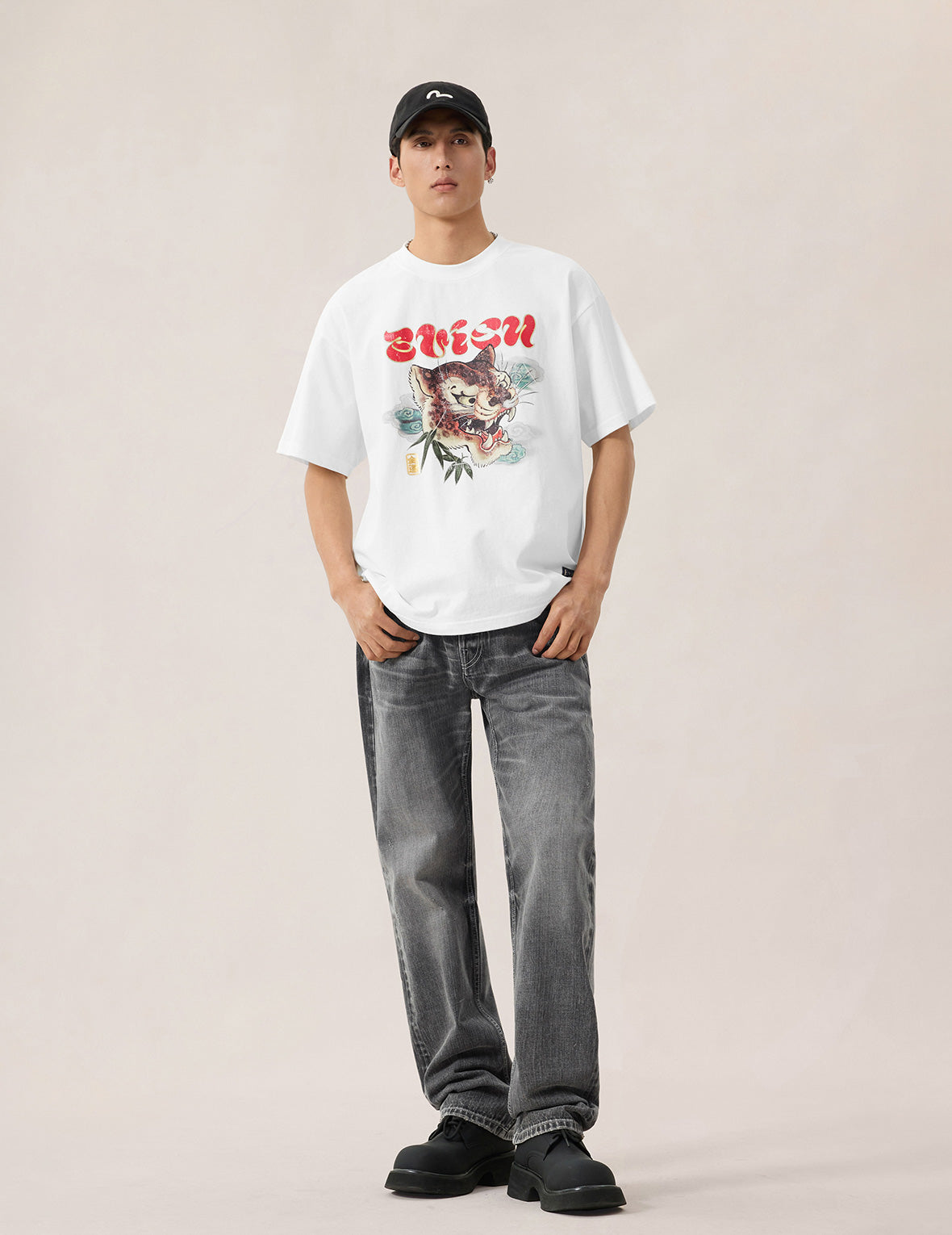 Black Palette Seagull Embroidery Jeans #2020