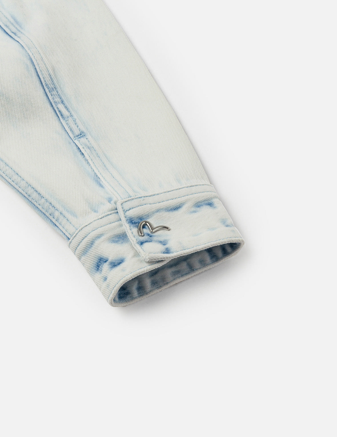 Bleach Washed Kamon Embroidery Fashion Fit Denim Jacket