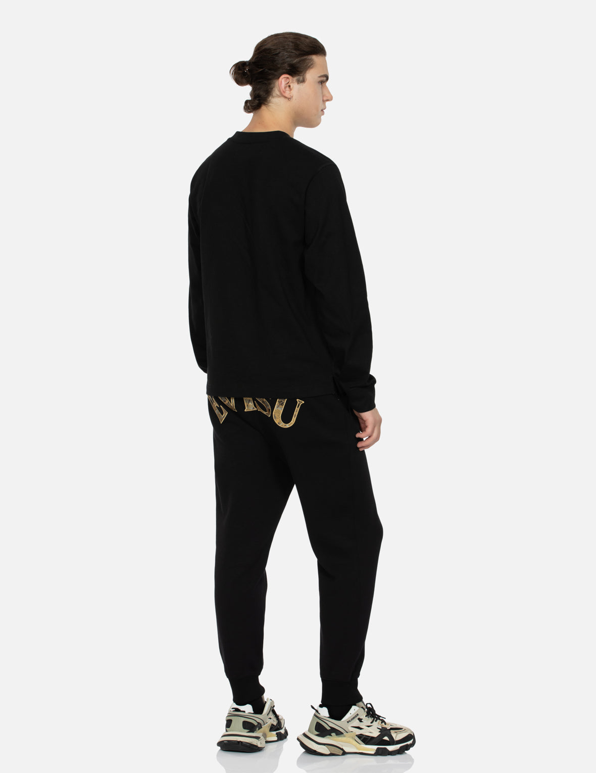 Seagull Brocade Appliqué Regular Fit Long-Sleeve T-shirt